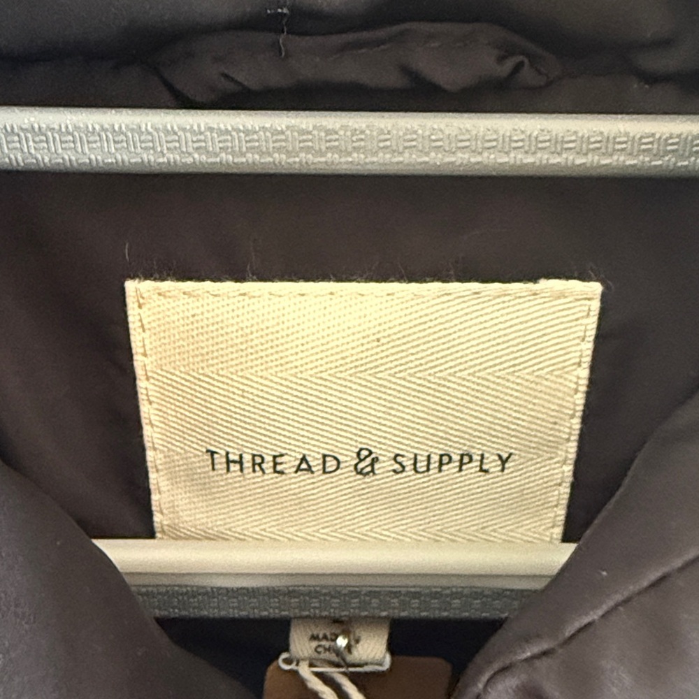 NWT Thread & Supply Puffer Issey Vest in Black Size Large - Picture 3 of 9